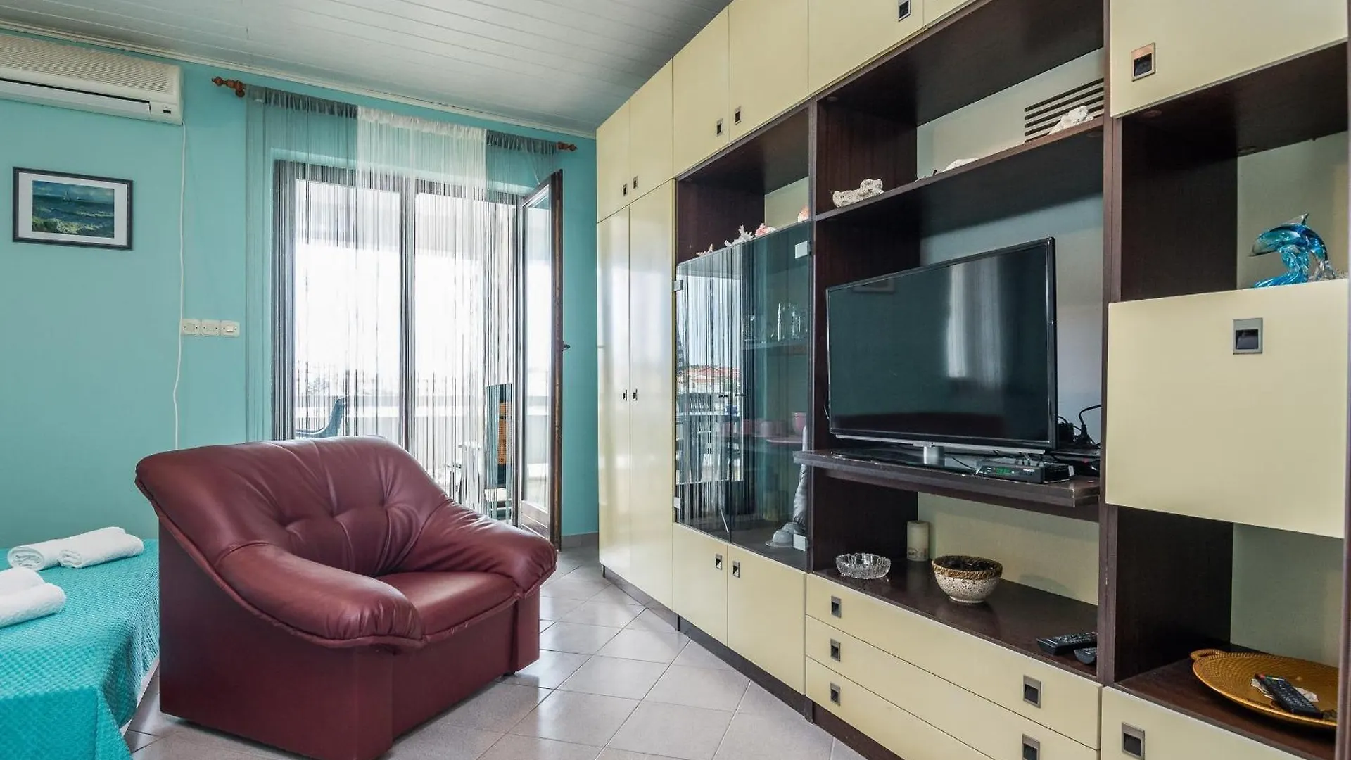 Apartments By The Sea Vir - 19679